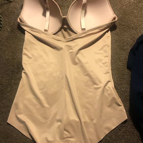 Spanx ❤️ Assets- low-back panty bodysuit - Picture 6 of 8